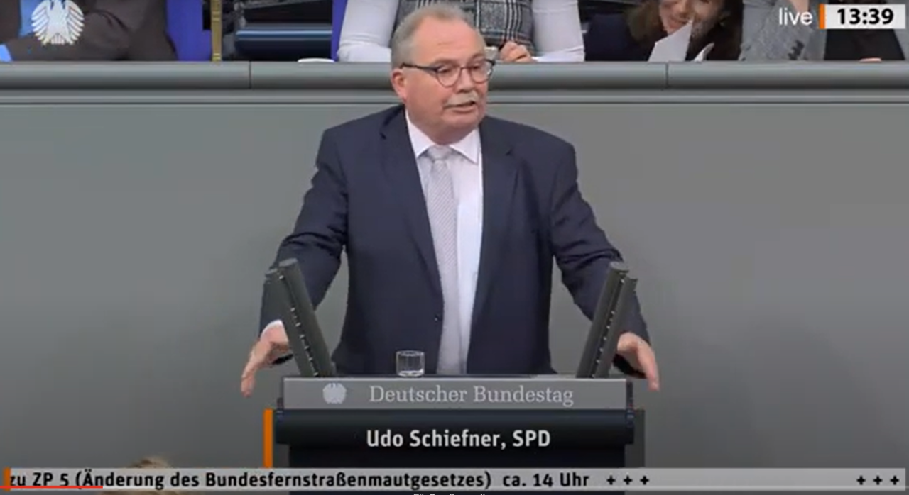 Lkw-Maut weiter entwickeln